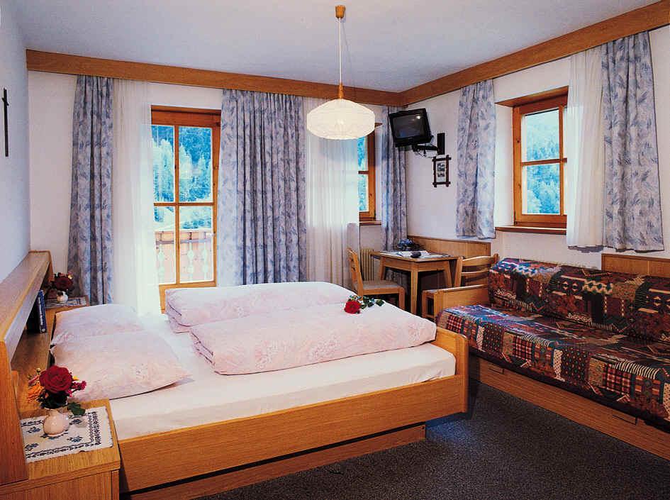 Gasthof Mittermuehl Funes  Pokoj fotografie
